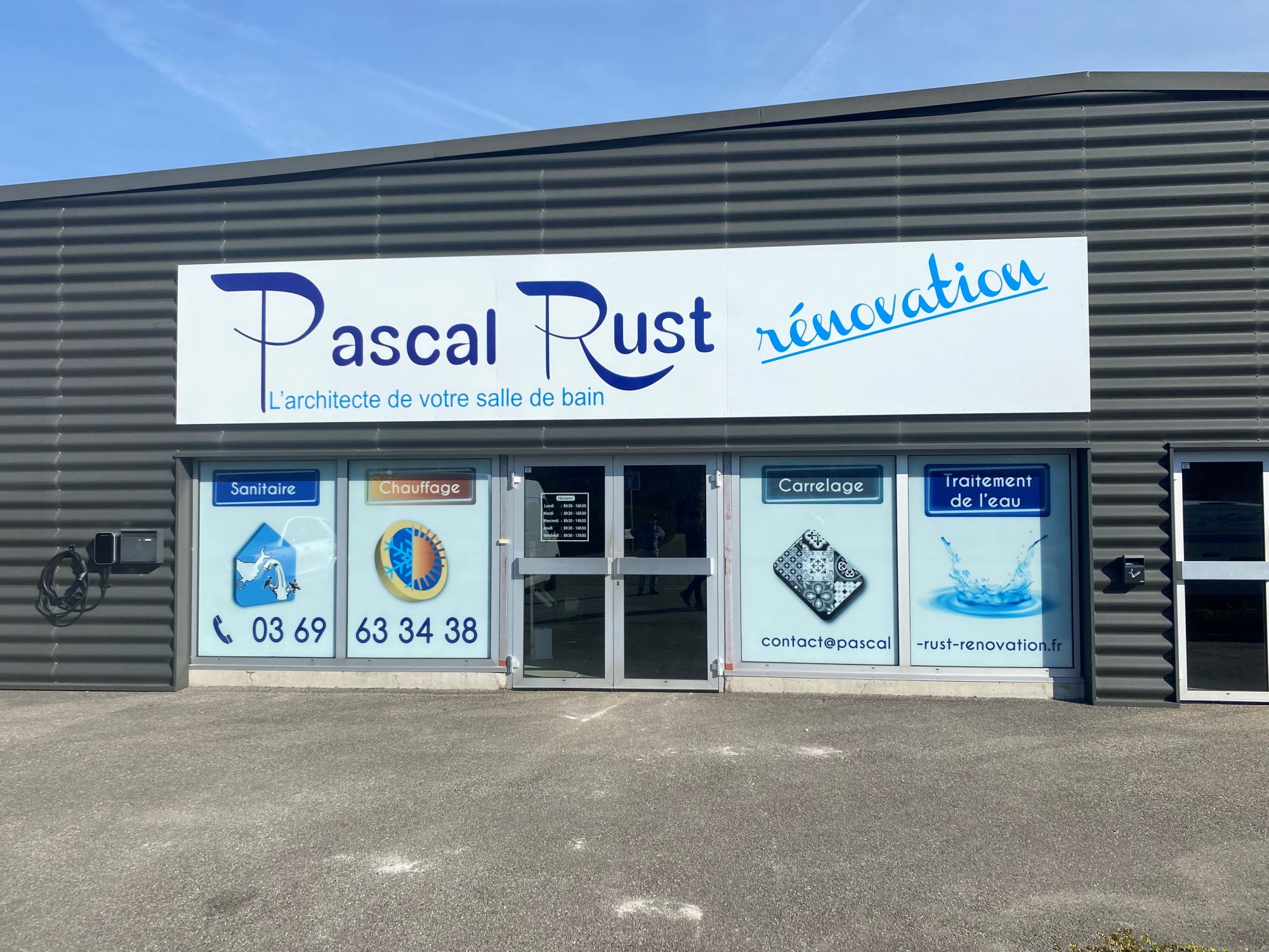 DEVENTURE² | Pascal Rust Rénovation C’est Vendredi et le vendredi tout est permis!! Saint-Louis 0